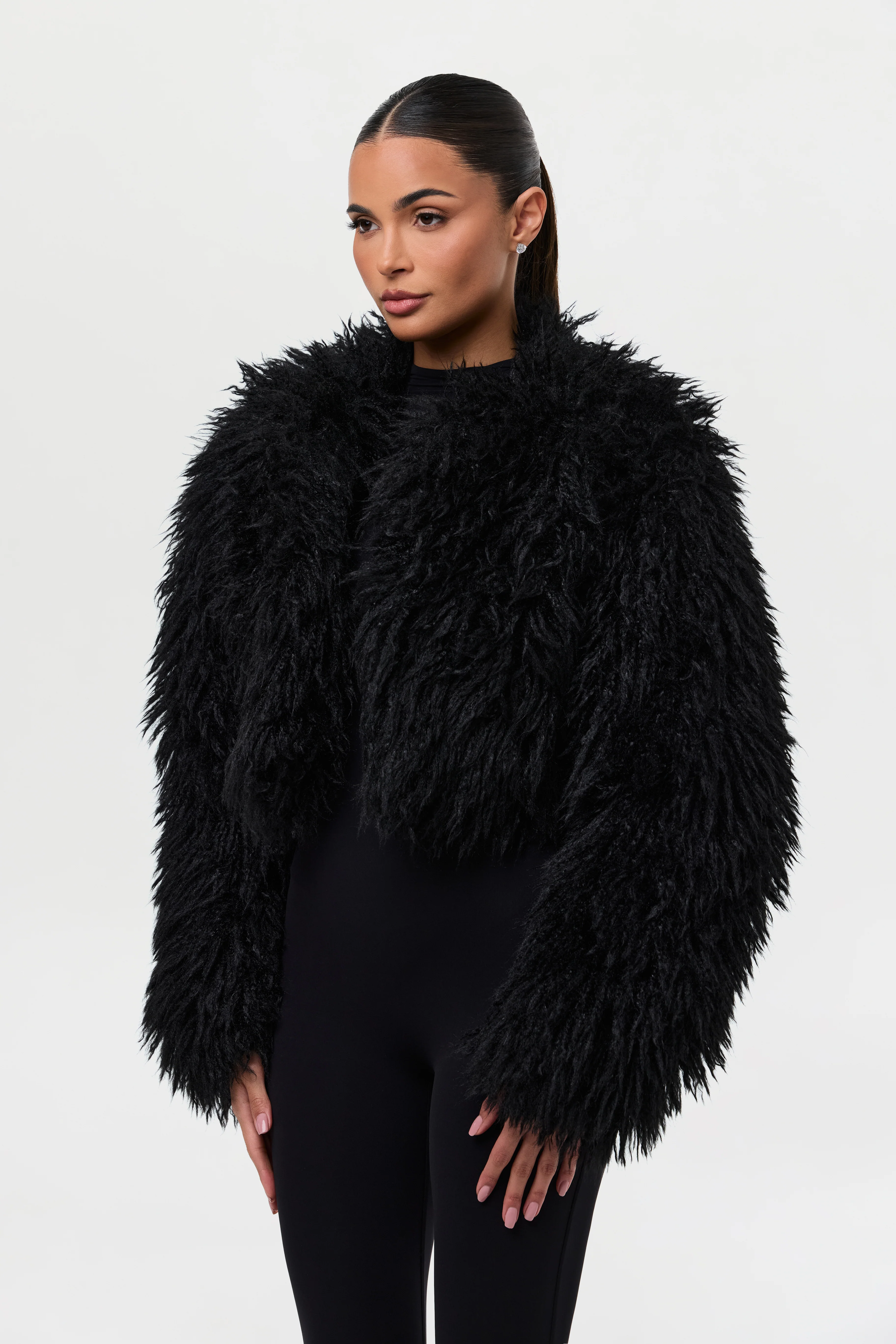 Faux Fur Plush Cropped Jacket - Image 15