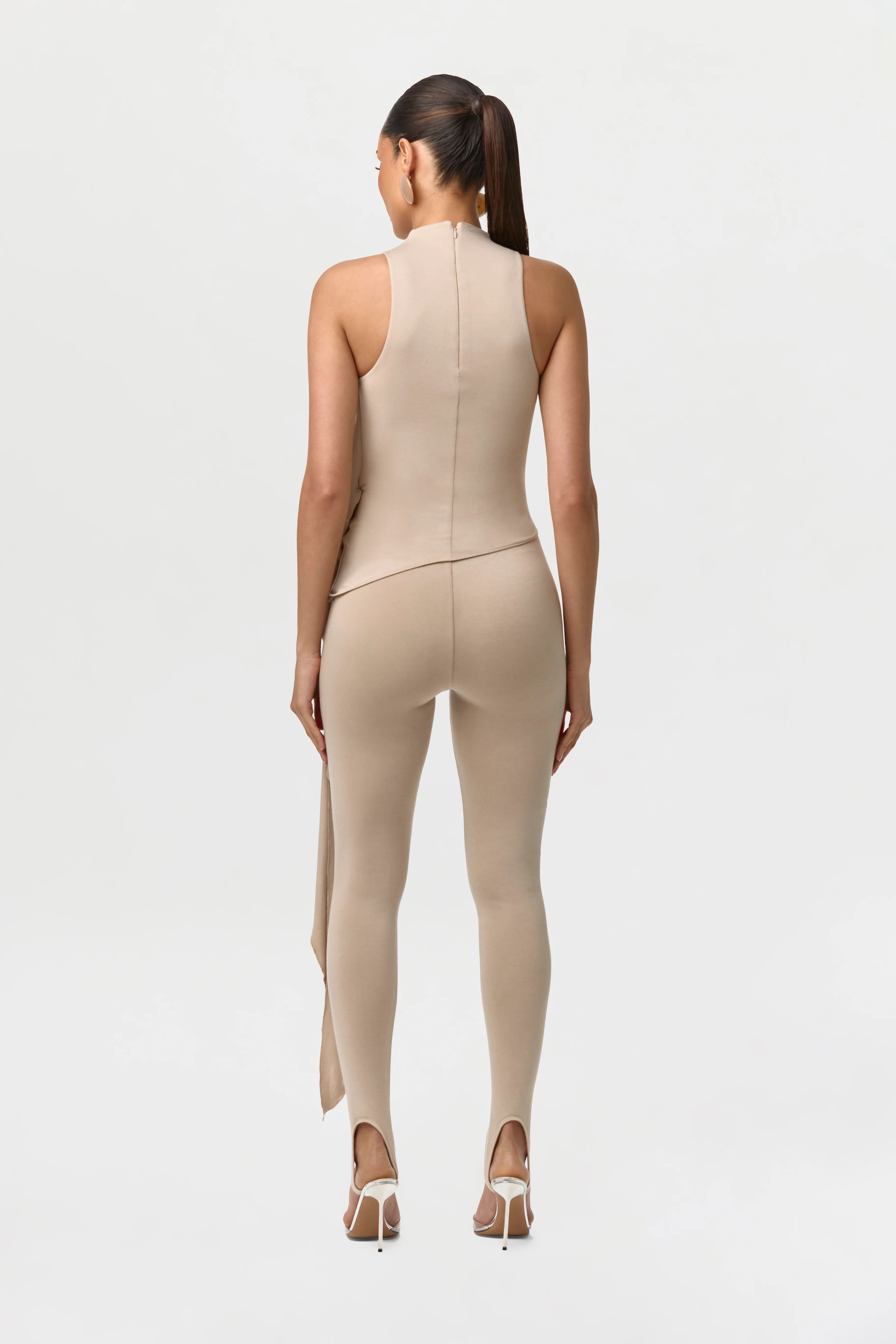 Smooth Asymmetric Stirrup Legging - Image 11
